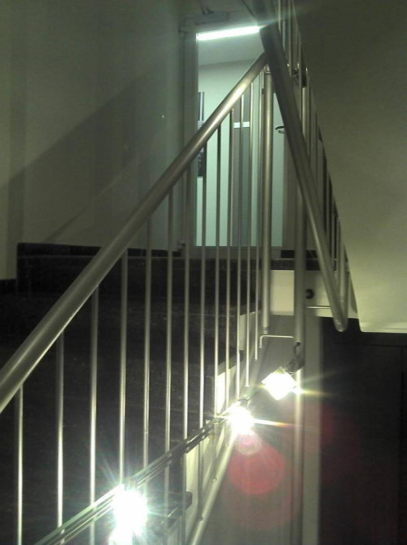 Stahlgeländer im Hausflur